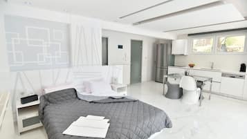 2 bedrooms, desk, soundproofing, iron/ironing board