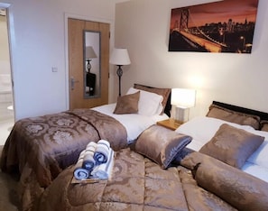 Apartamento Premium, vistas a la ciudad | Servicio de la habitación