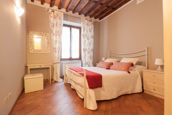 3 bedrooms, iron/ironing board, travel cot, free WiFi