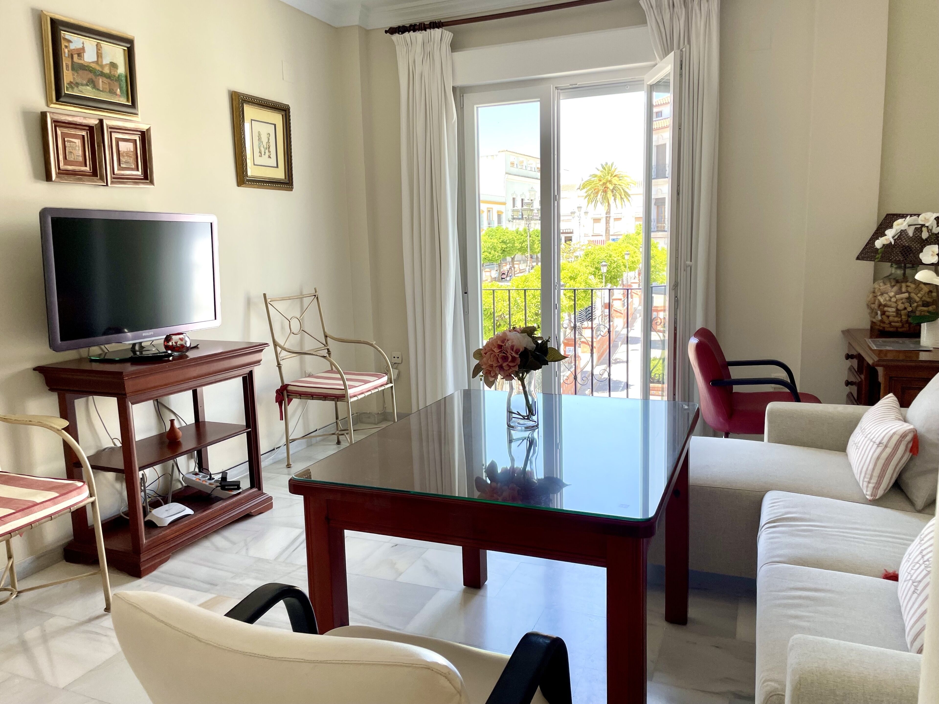 Una Smart TV, libros