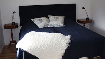 1 quarto, acesso Ă  internet, roupa de cama