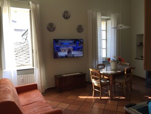 TV - Heart of the historic center (Aosta)