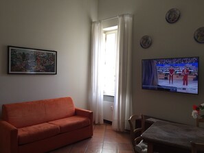 TV - Heart of the historic center (Aosta)