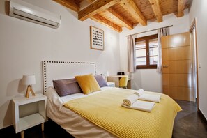 2 chambres, coffres-forts dans les chambres, bureau