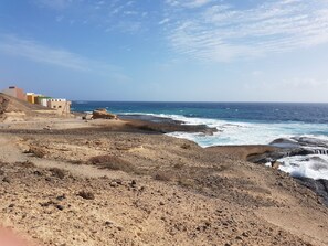 Beach nearby, sun-loungers, beach towels