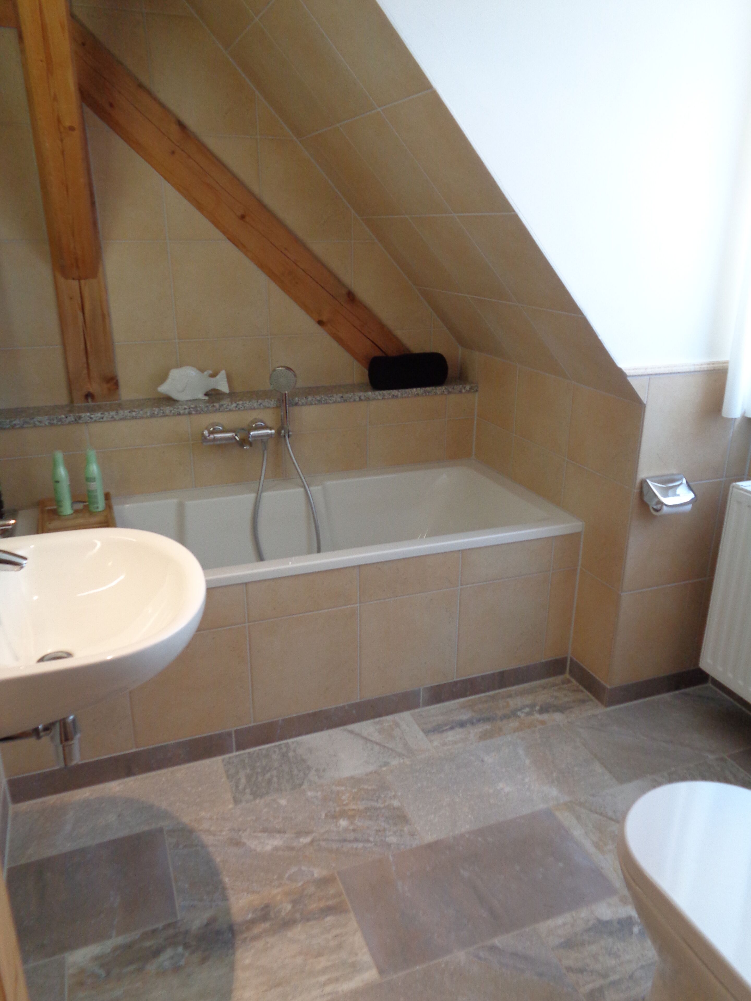 Toallas, jabón, papel de baño 