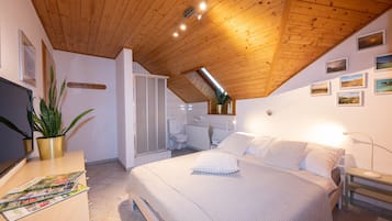 2 habitaciones, caja de seguridad en la habitación y escritorio