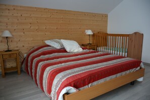 4 habitaciones, tabla de planchar con plancha y wifi gratis
