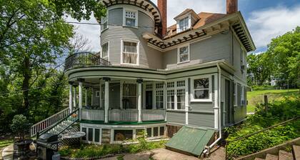 Jewel in the Crown-Fully Restored Mansion For Reunions, Parties & Groups Slps 21