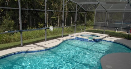Disney/Universal/Seaworld/Golf 4bed/3bath Villa Pool Heat/ wifi Included!!