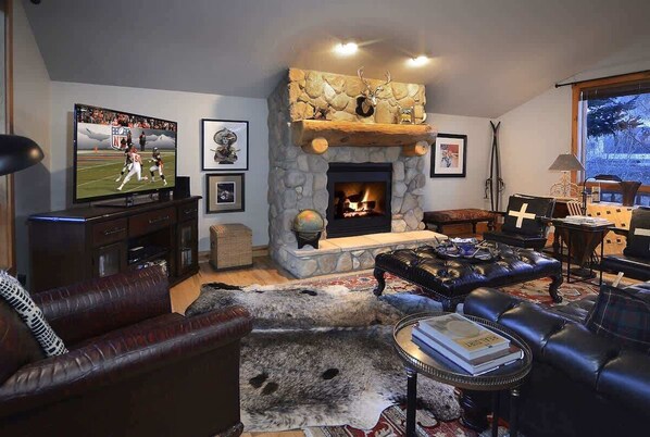 TV, fireplace, offices
