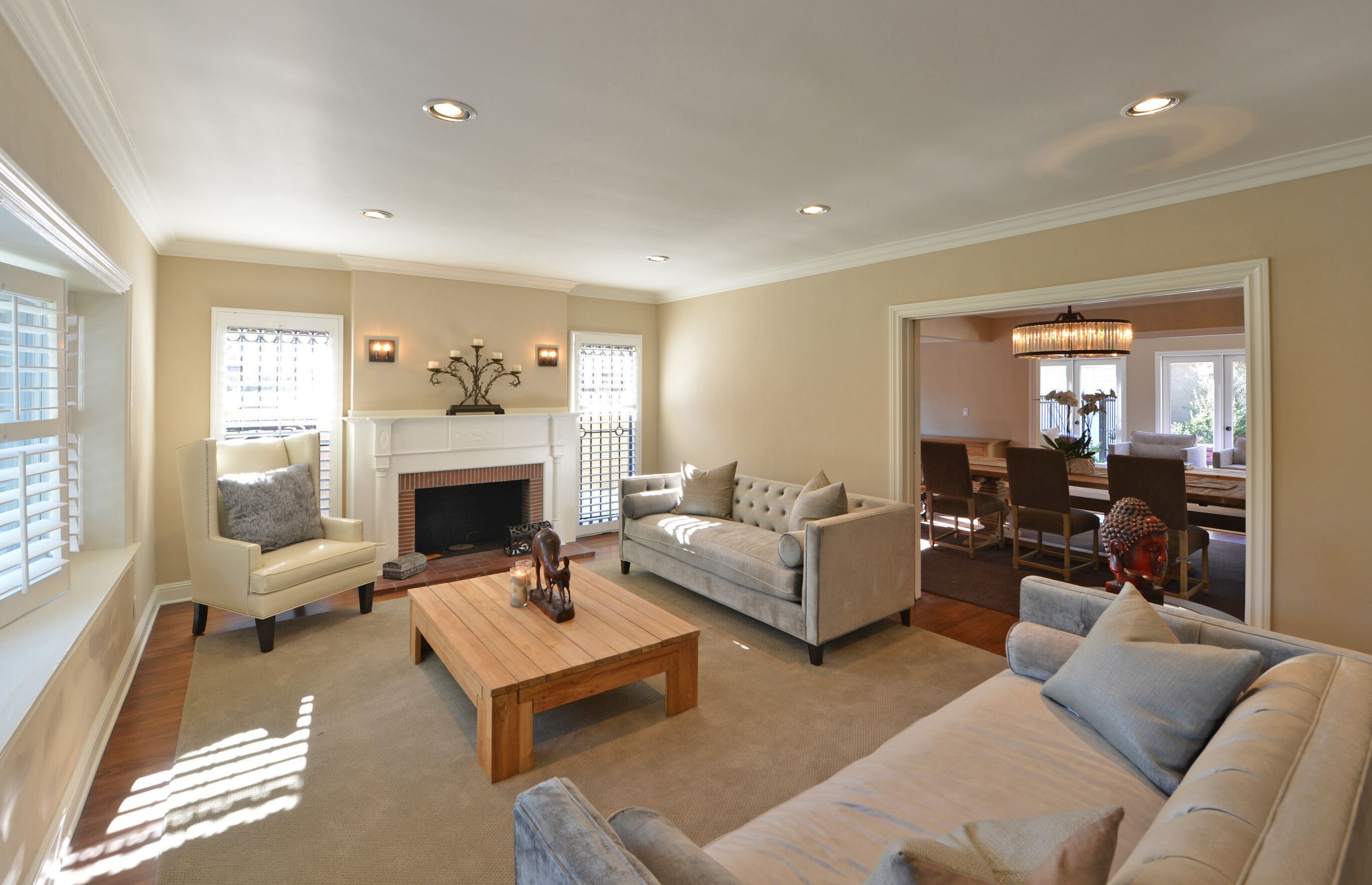 Smart TV, fireplace, DVD player