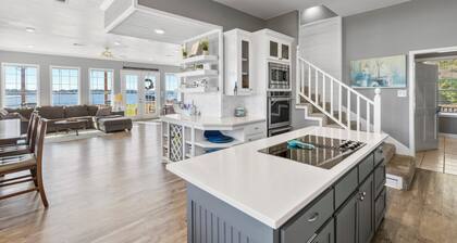 Sprawling Waterfront Haven with Private Dock & Boat Rental Option