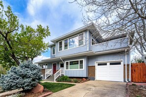 Exterior - 5 Bedroom Home in South Boulder; Great Views; Access to Hiking Trails (Boulder)