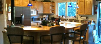 5 Bedroom Home in South Boulder; Great Views; Access to Hiking Trails