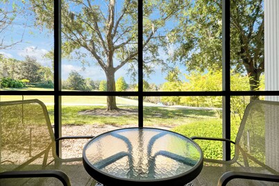 Tropical Lakeview Oasis at Bahama Bay, Minutes from Disney