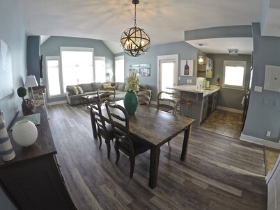 Short walk to the village-Stunning upgraded Rivergrass condo w/ beautiful decor