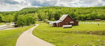 Hannah House ~ Your Vacation Awaits!