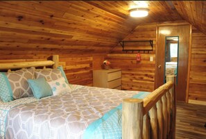 3 多间卧室、熨斗/熨衣板、上网接入、床单