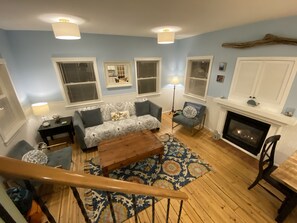 Smart-TV, Kamin, Videospiele, DVD-Player