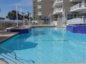 Una piscina techada, una piscina climatizada