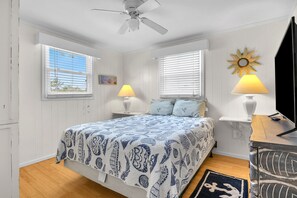 3 slaapkamers, een strijkplank/strijkijzer, internet, beddengoed