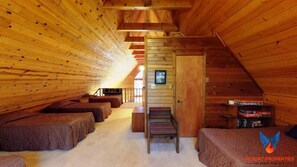 4 bedrooms, WiFi, bed sheets