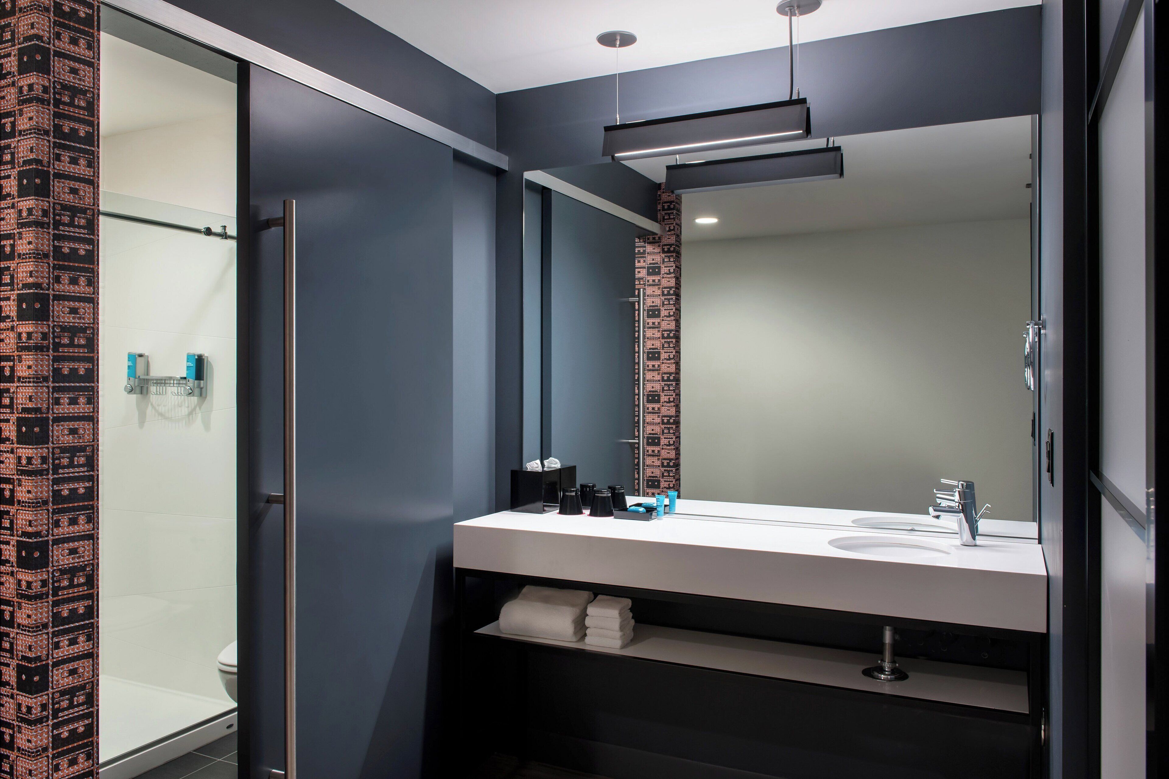 shower, rainfall showerhead, free toiletries, hair dryer