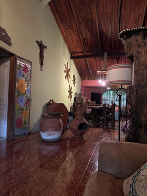 Living area - Quinta mi Tata B&B (Sardinal)