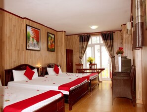 Minibar, desk, free WiFi