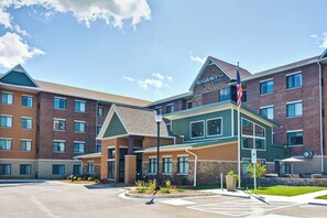 Exterior - Residence Inn by Marriott Cleveland Airport/Middleburg Heights (Middleburg Heights)