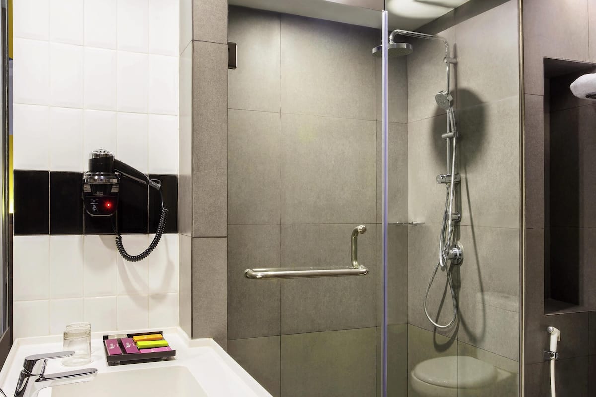 In-room safe, desk, soundproofing, iron/ironing board