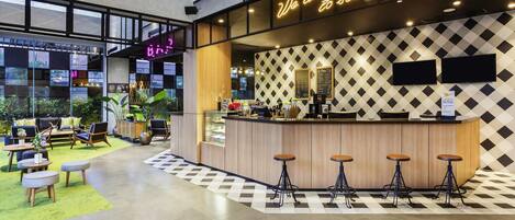 Bar (trong khuôn viên)