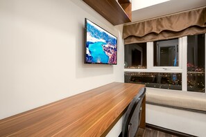 Departamento, 2 habitaciones | Televisión