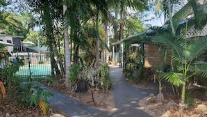 Unclassified image, 3 of 41, button - Rainforest Motel (Mission Beach)