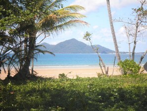 靠近海滩