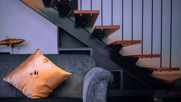 Executive Penthouse, 1 King Bed, Non Smoking | Desk, iron/ironing board, rollaway beds, free WiFi