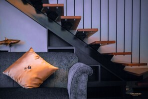 Penthouse Eksekutif, 1 Tempat Tidur King, Bebas Asap Rokok | Meja kerja, setrika/meja setrika, dan tempat tidur lipat/tambahan