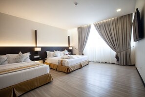 Phòng dành cho gia đình, nhiều giường, không hút thuốc | Bàn, bàn ủi/dụng cụ ủi quần áo, giường gấp/giường phụ (phụ phí) 