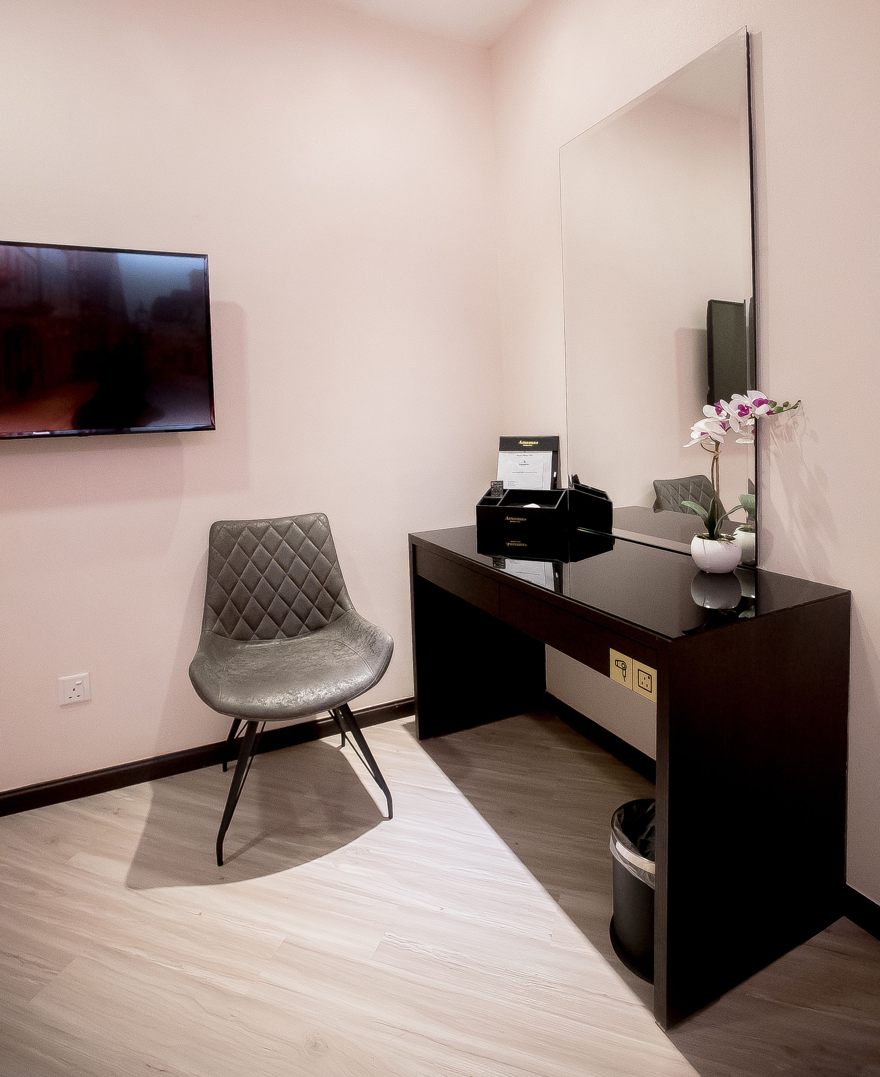 standard twin room, 2 single beds, non smoking | desk, iron/ironing board, rollaway beds, free wifi