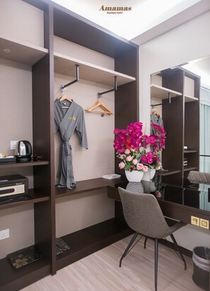 Penthouse Executive, 1 giường cỡ king, không hút thuốc | Bàn, bàn ủi/dụng cụ ủi quần áo, giường gấp/giường phụ (phụ phí) 