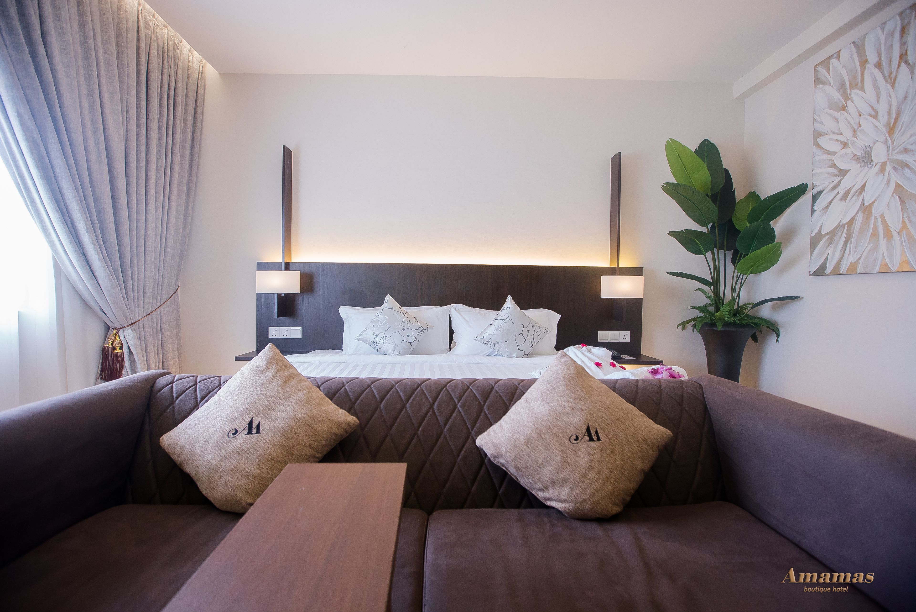 executive double room, 1 king bed, non smoking | desk, iron/ironing board, rollaway beds, free wifi