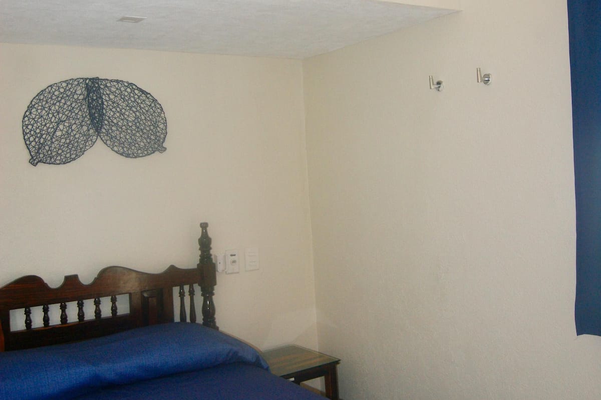 Phòng đôi cơ bản, 1 giường đôi | 1 phòng ngủ, minibar, màn/rèm cản sáng, bàn ủi/dụng cụ ủi quần áo