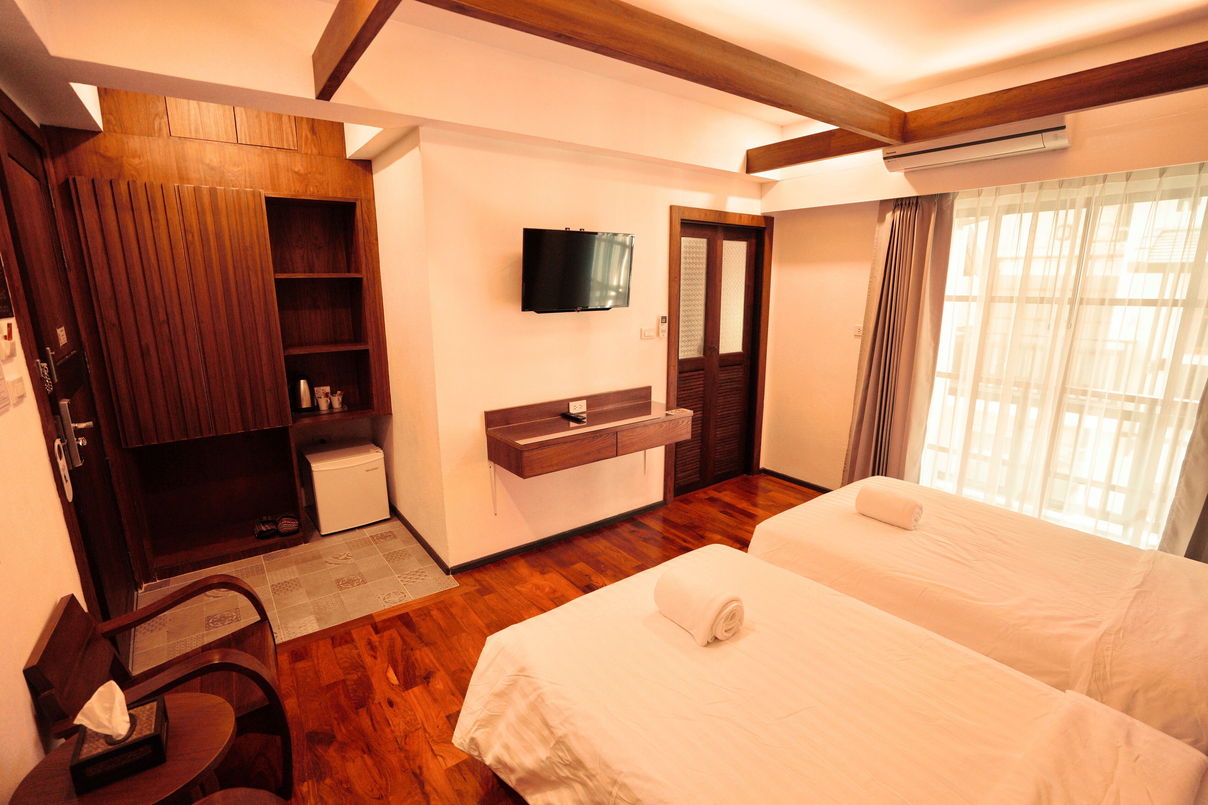 standard twin room, 2 single beds, non smoking | blackout curtains, free wifi, bed sheets