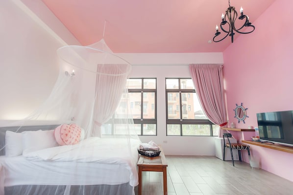 Individually decorated, individually furnished, desk, soundproofing