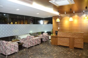 Reception - Vintage Hotel (Vadodara)