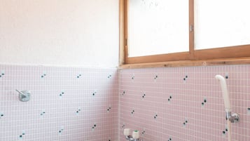 Perlengkapan mandi gratis dan pengering rambut