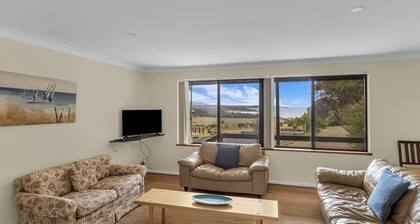 Cuttagee Beach Cottage 2 - Tathra Bermagui Rd 3521