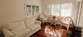 Lakehouse Akolele 19 Flower Circuit- Wallaga Lake Bermagui