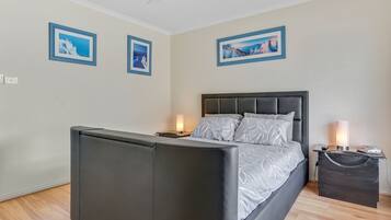3 bedrooms, iron/ironing board